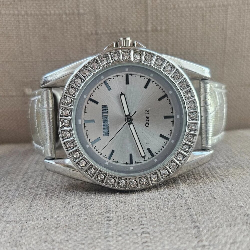 Croton Women Wristwatch Silver Leathe Strap Crystals Accent Bezel Wrist Watch - Picture 5 of 12